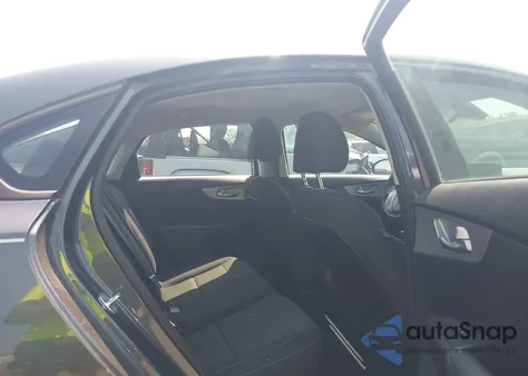 2022 Kia Forte Lxs z USA, uszkodzony, nr VIN 3KPF24AD0NE431787